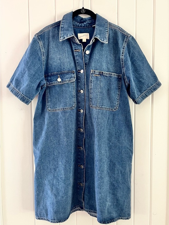 Universal Thread Dresses & Skirts - Universal Thread Medium Blue Button Down Denim Dress, Sz M (P2P 21”)